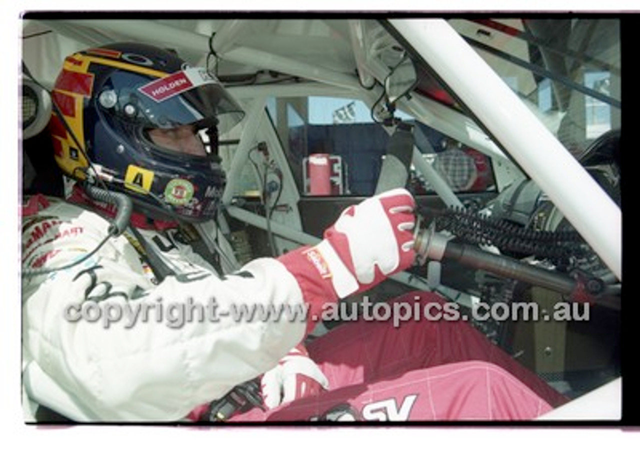 Bathurst 1000, 2001 - Photographer Marshall Cass - Code 01-MC-B01-079