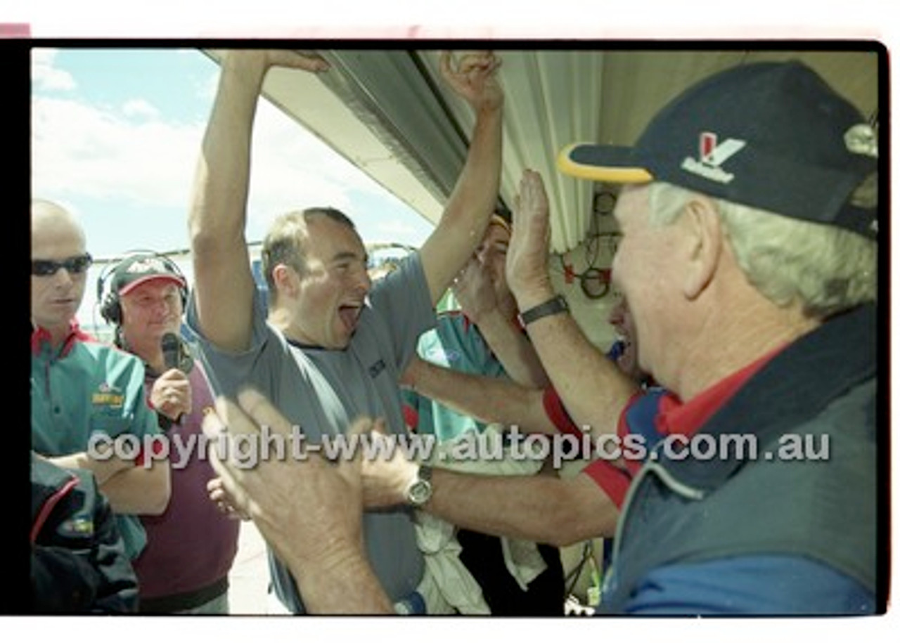 Bathurst 1000, 2001 - Photographer Marshall Cass - Code 01-MC-B01-096