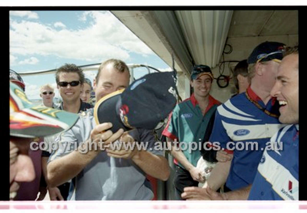 Bathurst 1000, 2001 - Photographer Marshall Cass - Code 01-MC-B01-099