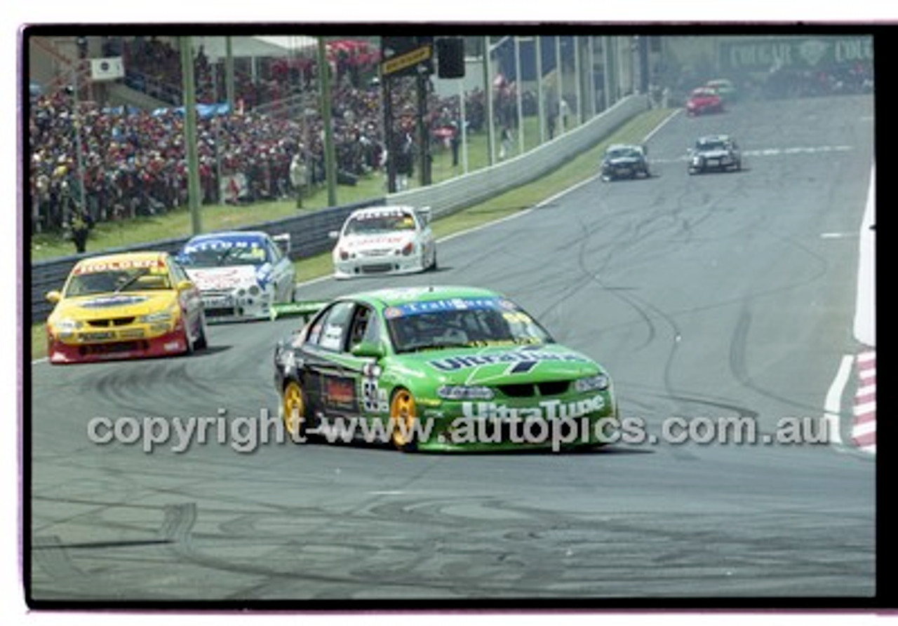 Bathurst 1000, 2001 - Photographer Marshall Cass - Code 01-MC-B01-127