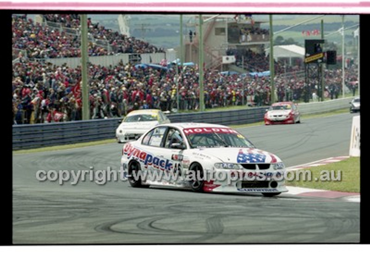 Bathurst 1000, 2001 - Photographer Marshall Cass - Code 01-MC-B01-140