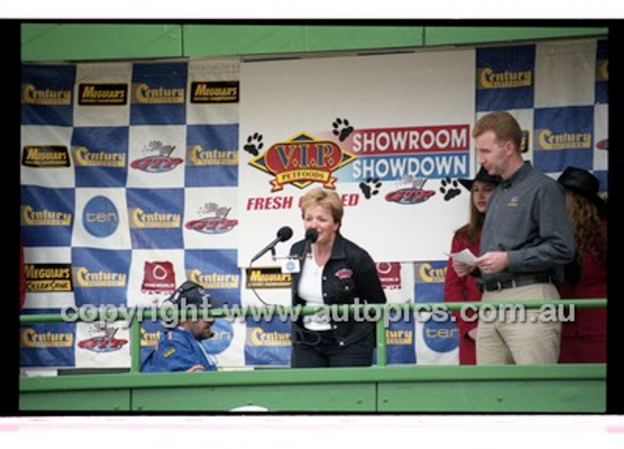 Bathurst 1000, 2001 - Photographer Marshall Cass - Code 01-MC-B01-146