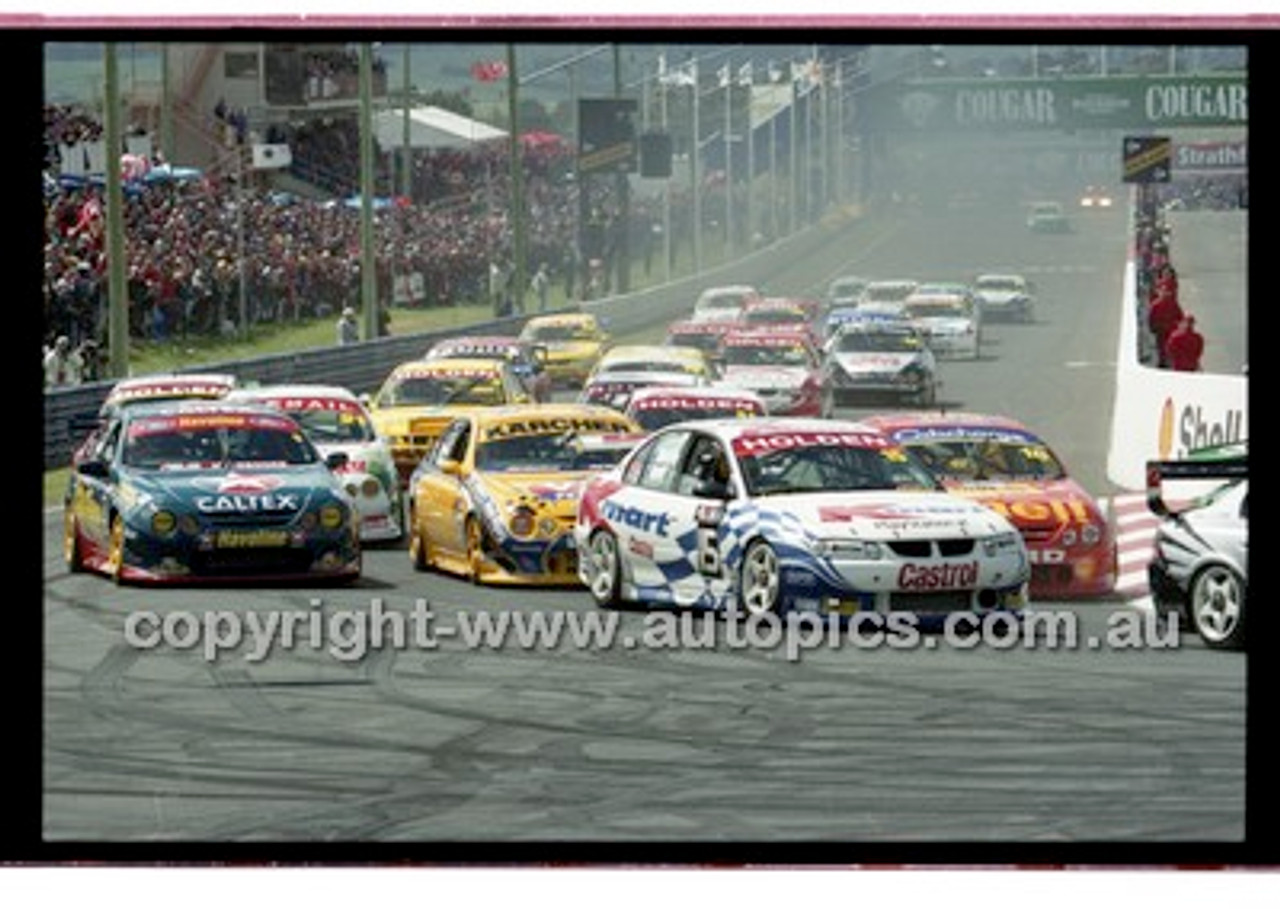 Bathurst 1000, 2001 - Photographer Marshall Cass - Code 01-MC-B01-158