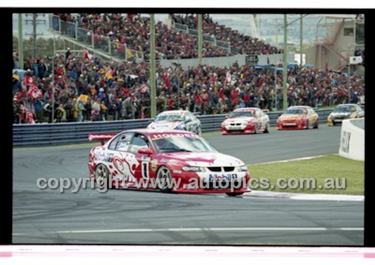 Bathurst 1000, 2001 - Photographer Marshall Cass - Code 01-MC-B01-195