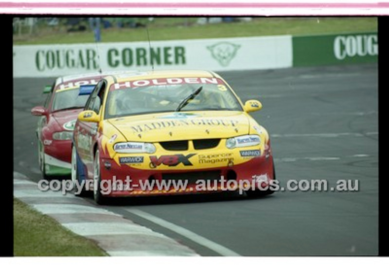 Bathurst 1000, 2001 - Photographer Marshall Cass - Code 01-MC-B01-260
