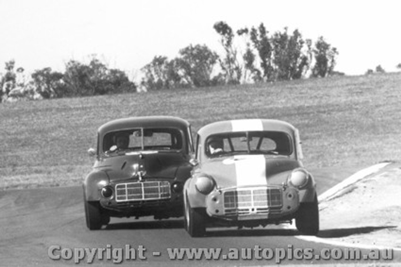 69020  -  Morris Minors  -  Oran Park 1969 - Photographer David Blanch