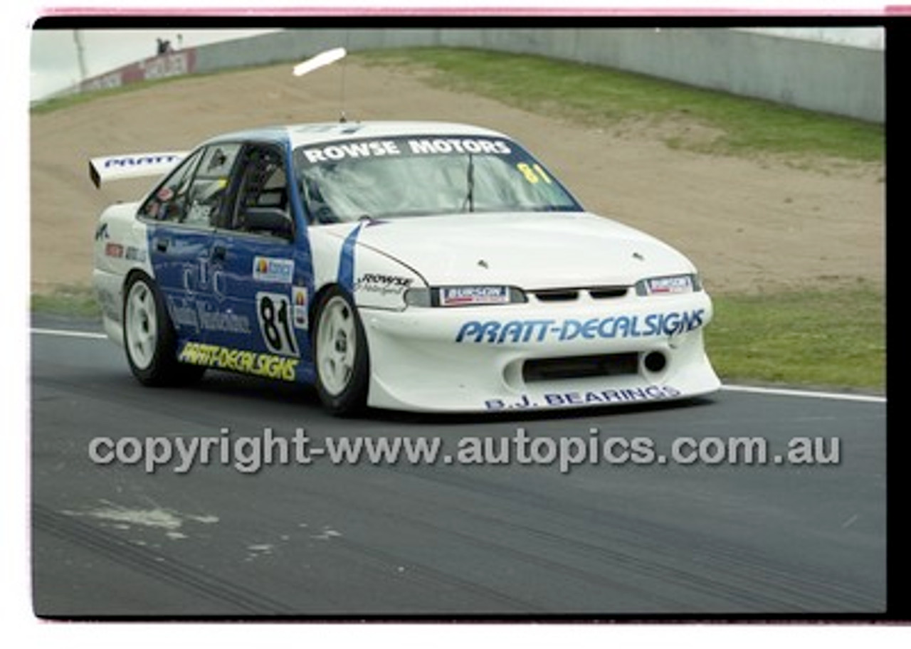 Bathurst 1000, 2001 - Photographer Marshall Cass - Code 01-MC-B01-391