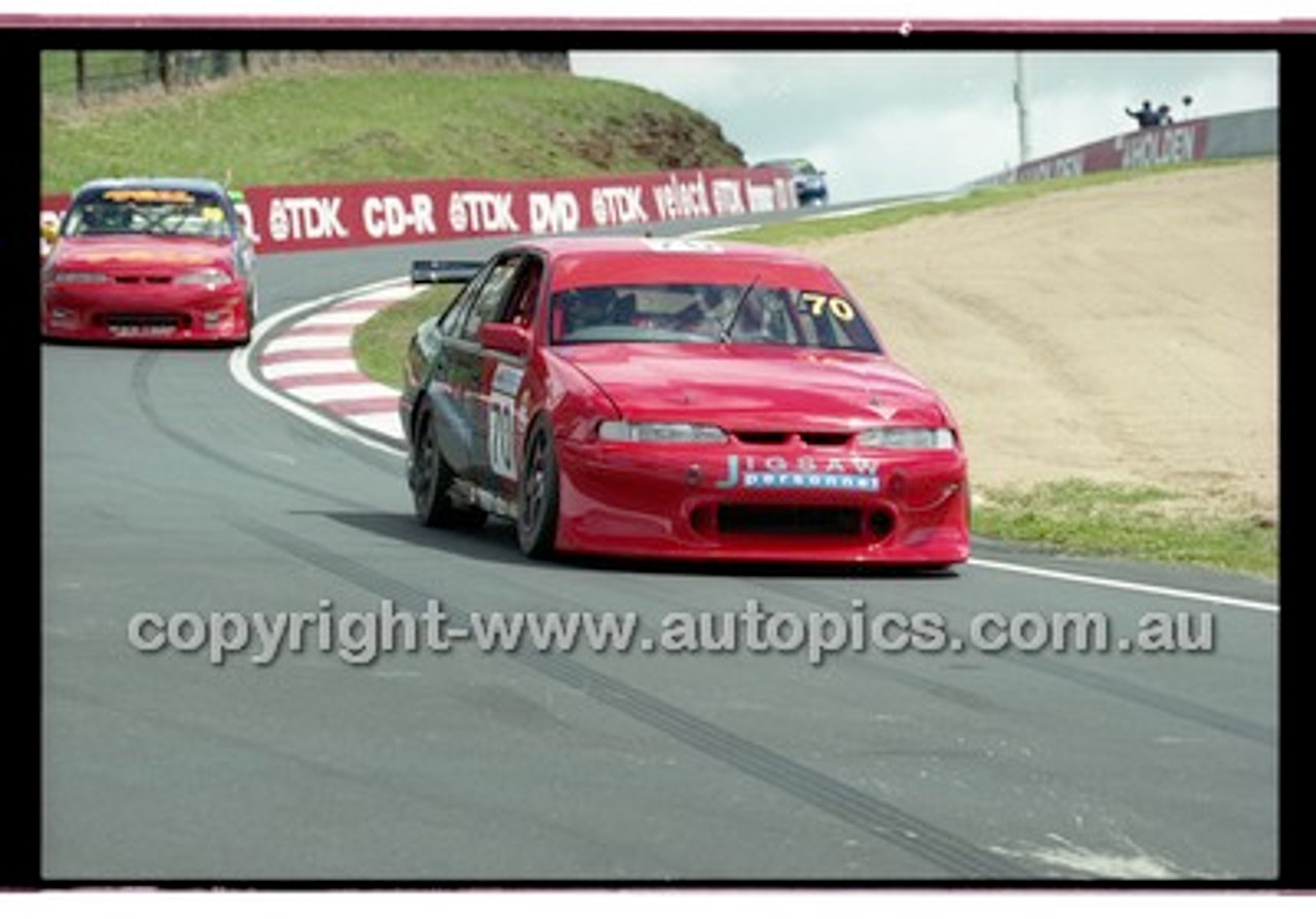 Bathurst 1000, 2001 - Photographer Marshall Cass - Code 01-MC-B01-395