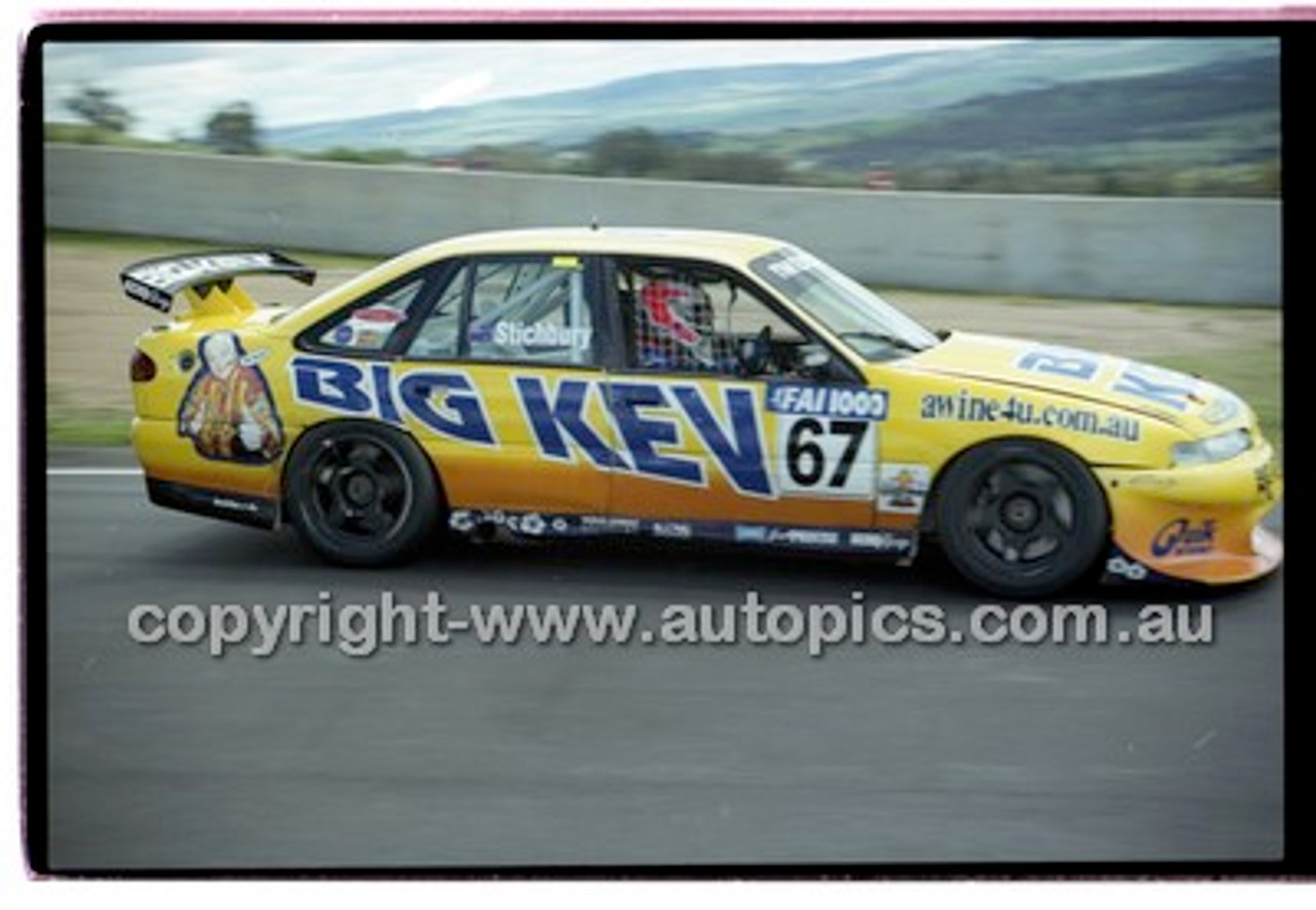 Bathurst 1000, 2001 - Photographer Marshall Cass - Code 01-MC-B01-463