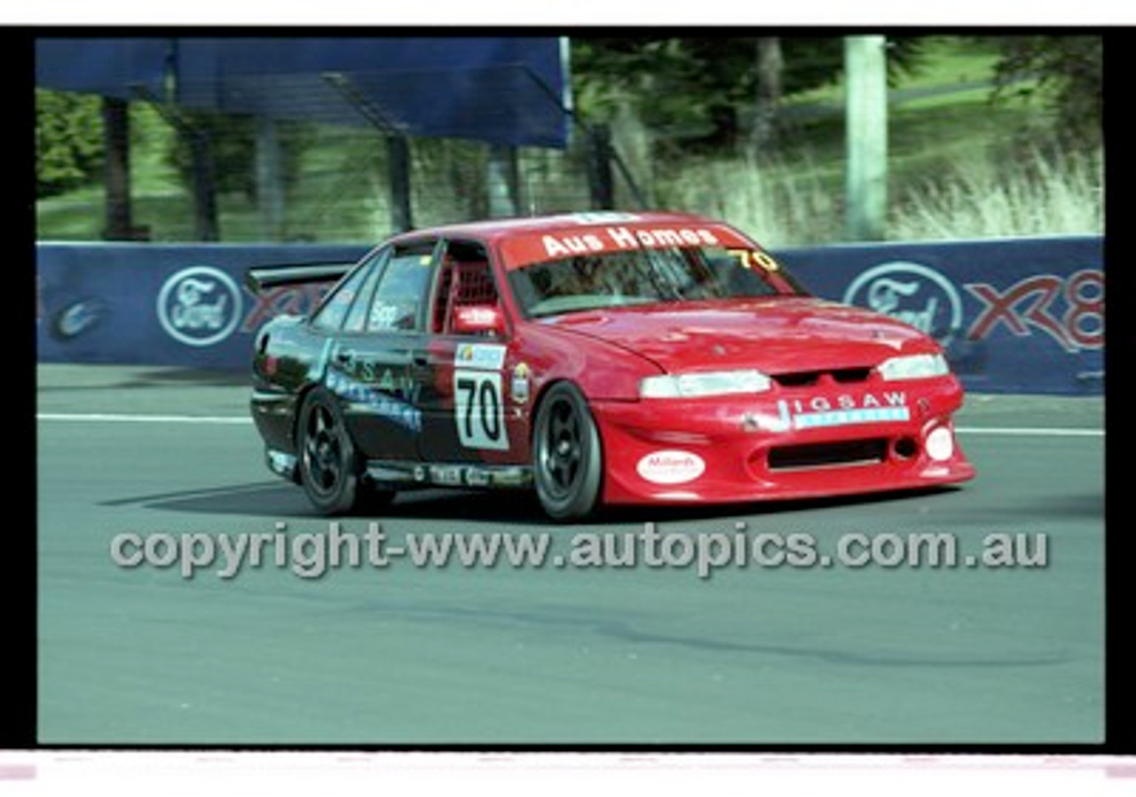 Bathurst 1000, 2001 - Photographer Marshall Cass - Code 01-MC-B01-503