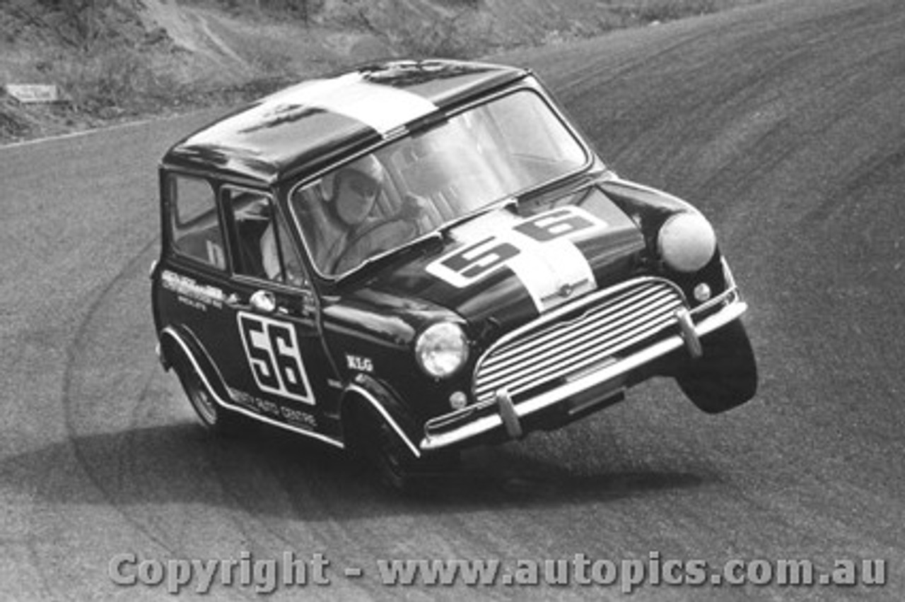 70015  -  2 wheeling Morris Cooper S  -  The Dipper -  Bathurst  1970