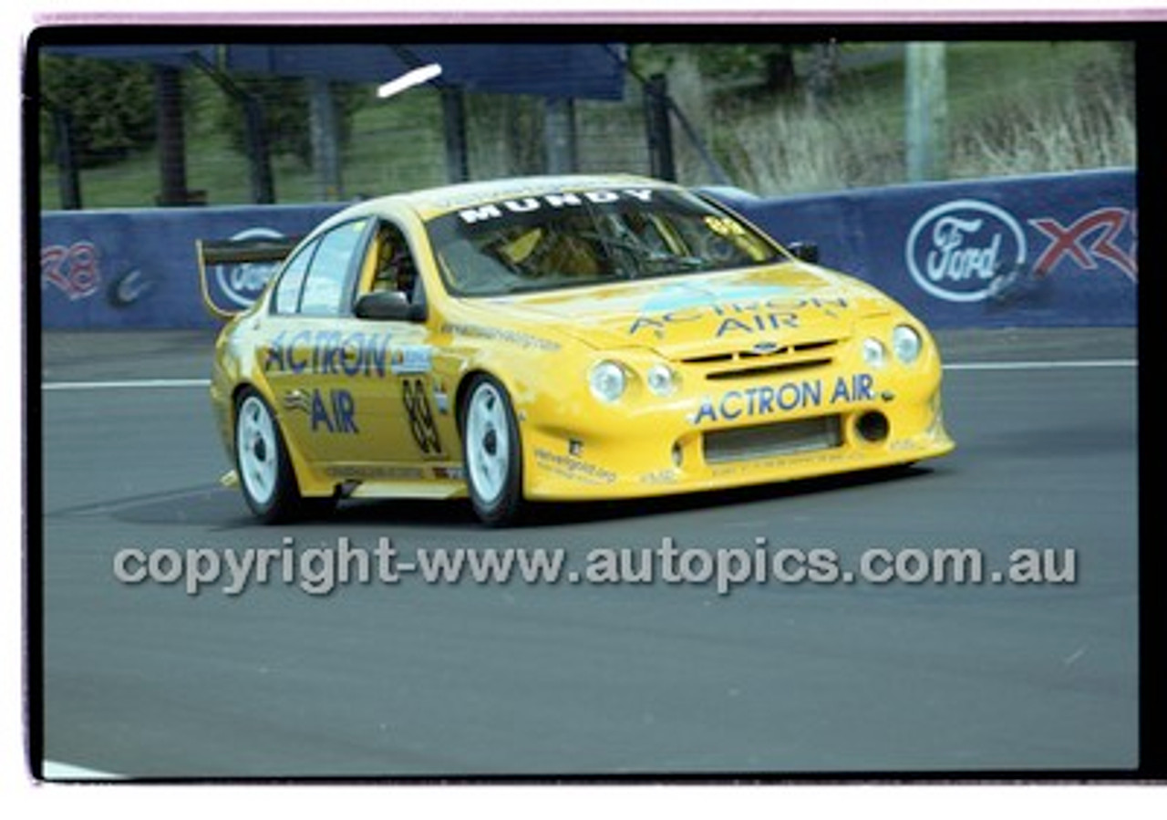 Bathurst 1000, 2001 - Photographer Marshall Cass - Code 01-MC-B01-511