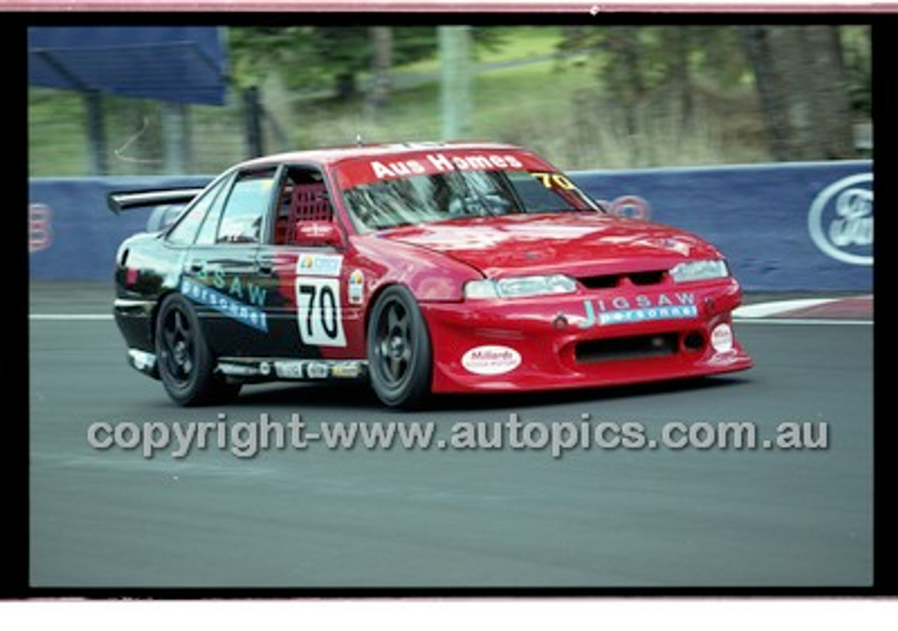 Bathurst 1000, 2001 - Photographer Marshall Cass - Code 01-MC-B01-515