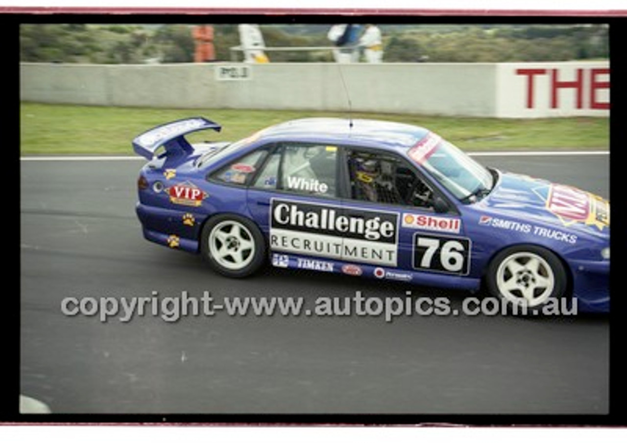 Bathurst 1000, 2001 - Photographer Marshall Cass - Code 01-MC-B01-538