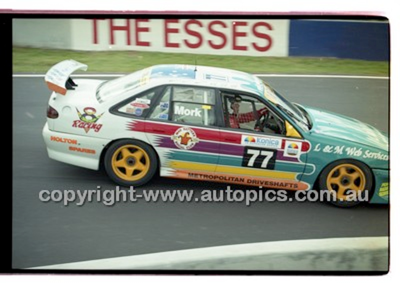 Bathurst 1000, 2001 - Photographer Marshall Cass - Code 01-MC-B01-540