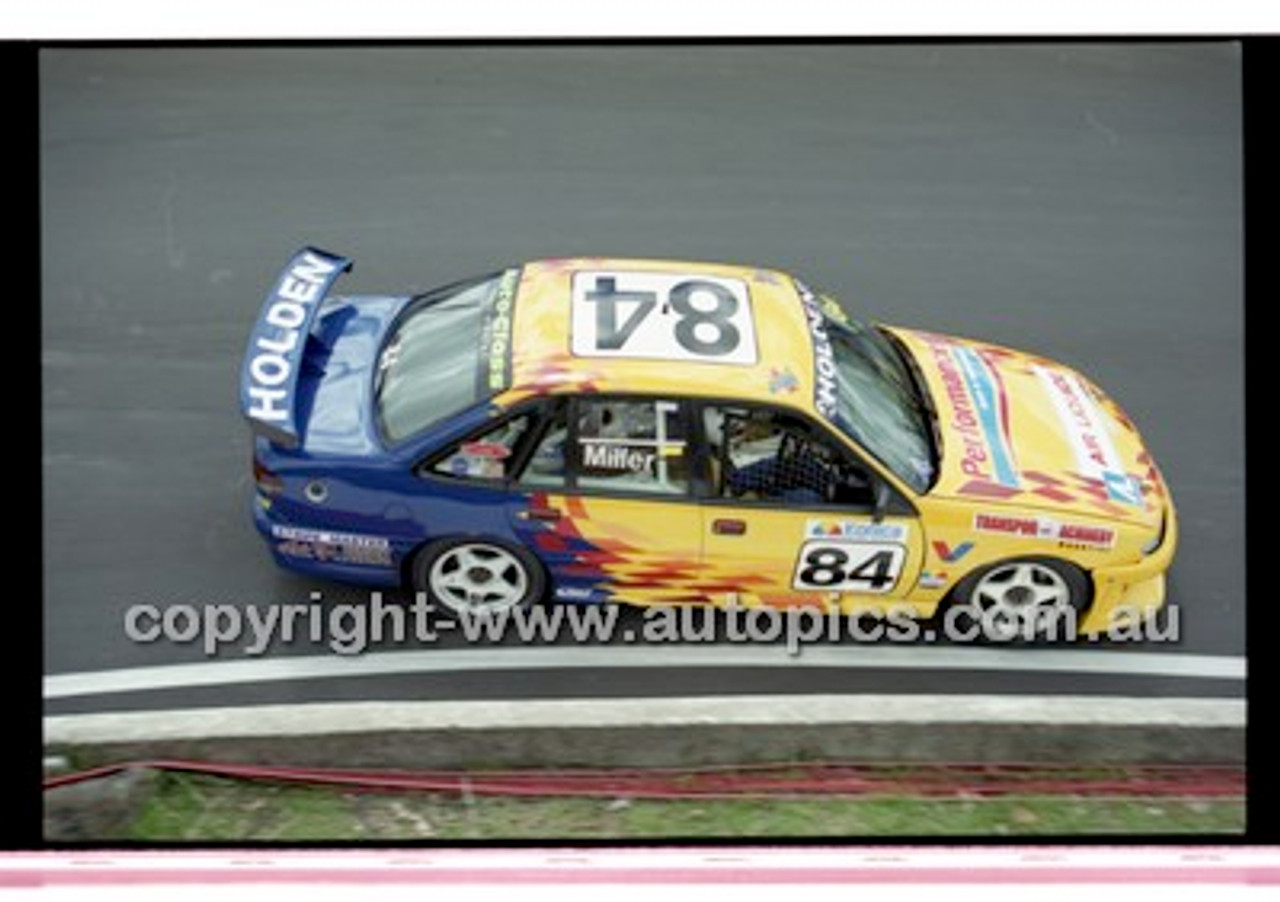 Bathurst 1000, 2001 - Photographer Marshall Cass - Code 01-MC-B01-549