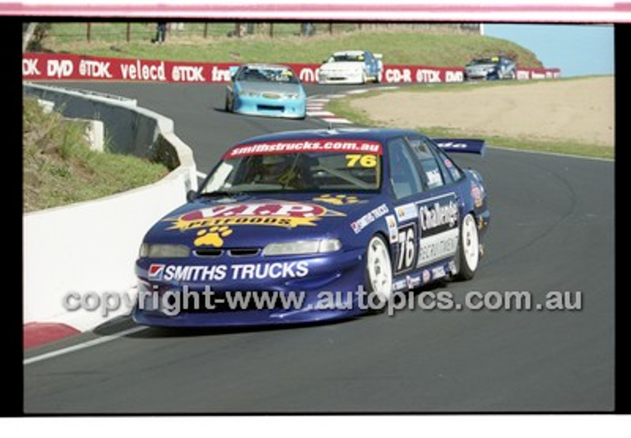 Bathurst 1000, 2001 - Photographer Marshall Cass - Code 01-MC-B01-566