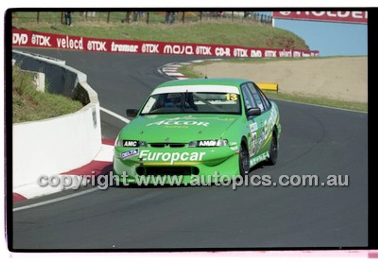 Bathurst 1000, 2001 - Photographer Marshall Cass - Code 01-MC-B01-571