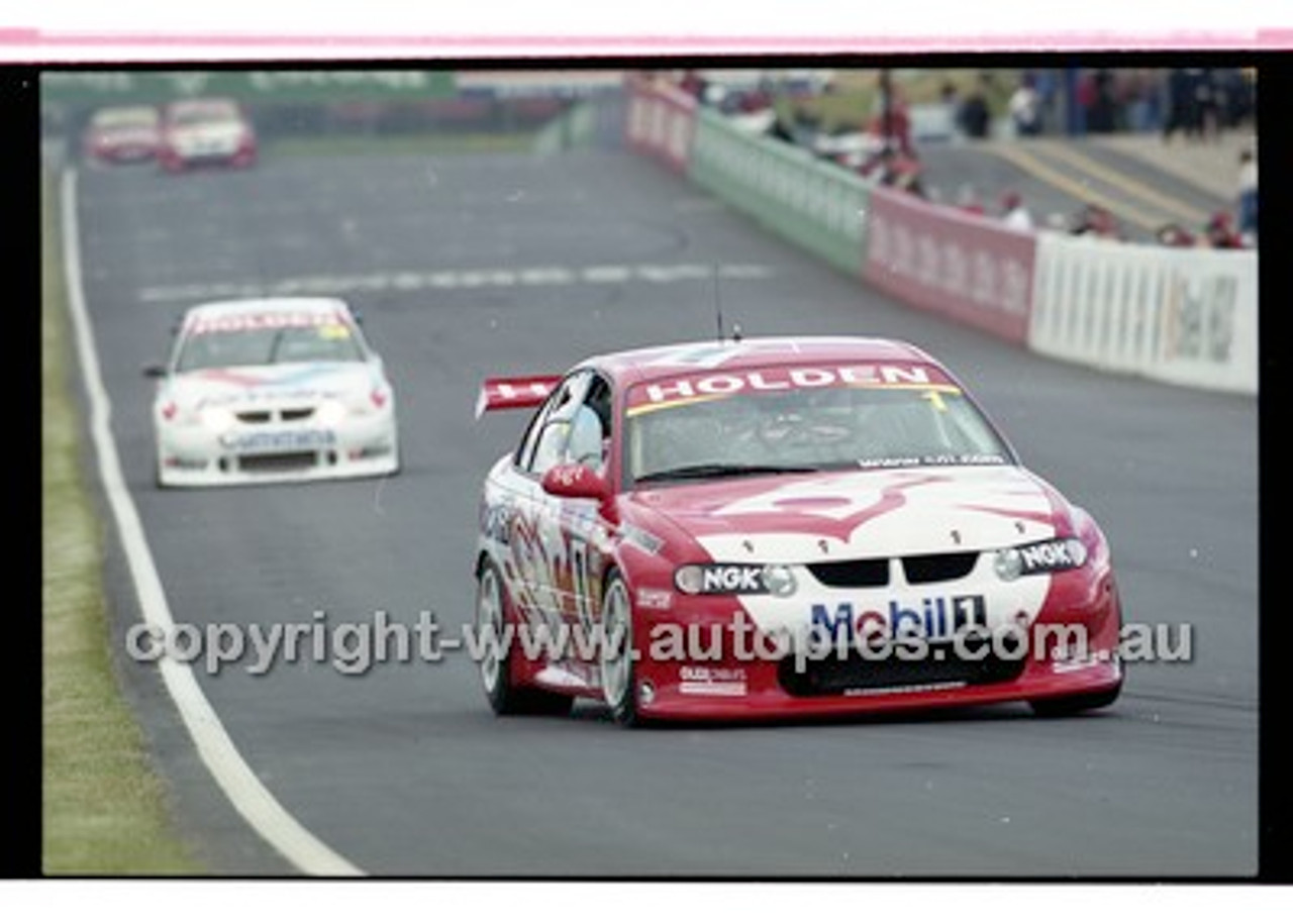 Bathurst 1000, 2001 - Photographer Marshall Cass - Code 01-MC-B01-687