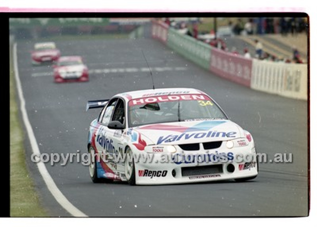 Bathurst 1000, 2001 - Photographer Marshall Cass - Code 01-MC-B01-688