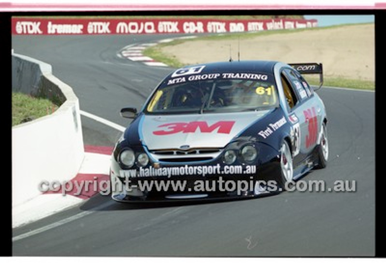 Bathurst 1000, 2001 - Photographer Marshall Cass - Code 01-MC-B01-781