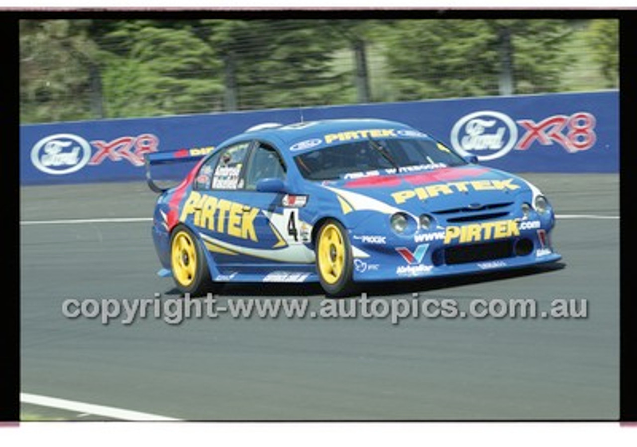 Bathurst 1000, 2001 - Photographer Marshall Cass - Code 01-MC-B01-792