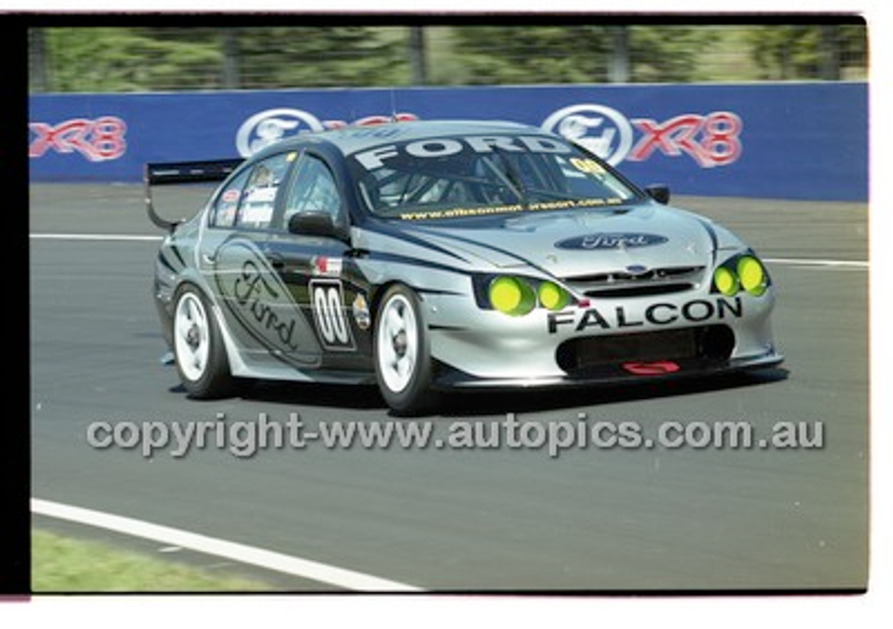 Bathurst 1000, 2001 - Photographer Marshall Cass - Code 01-MC-B01-794