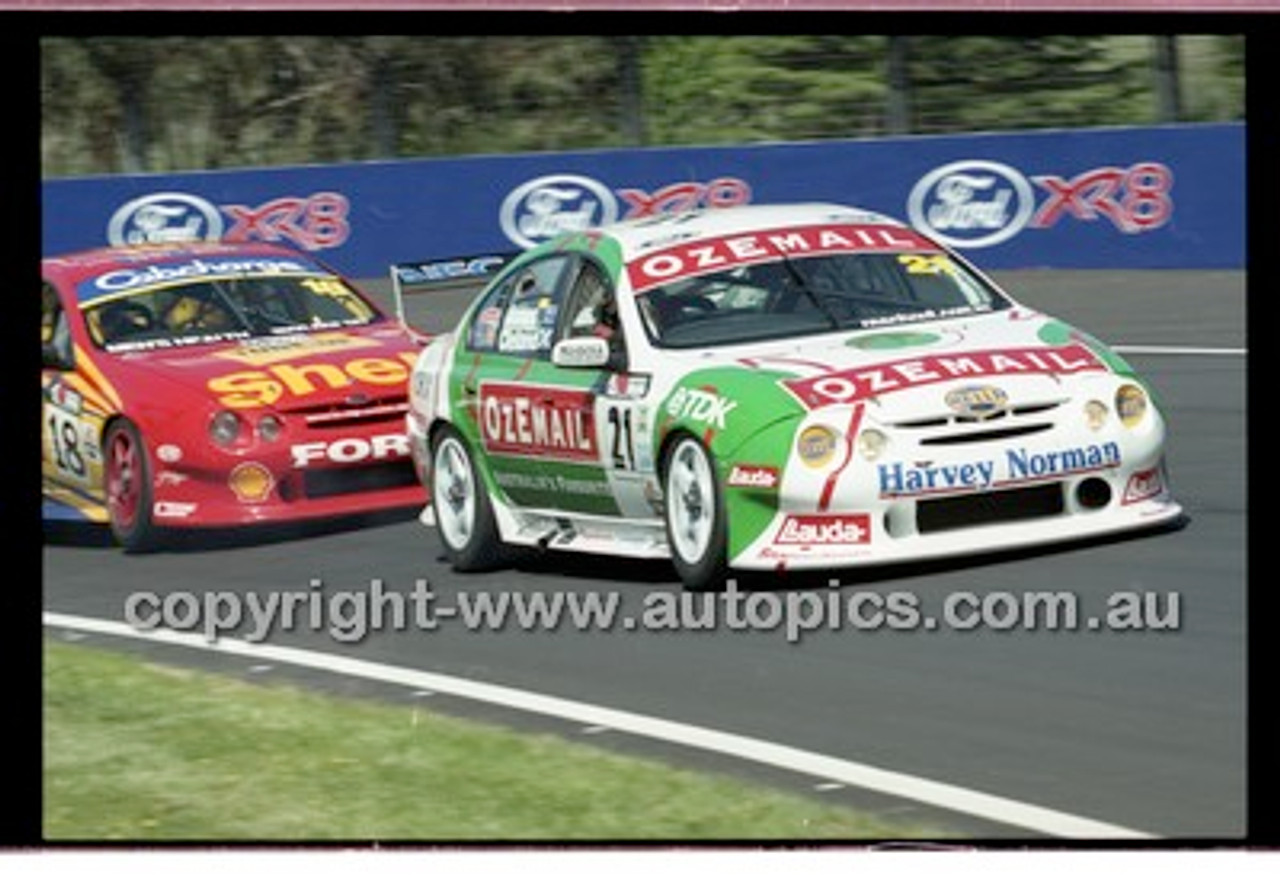 Bathurst 1000, 2001 - Photographer Marshall Cass - Code 01-MC-B01-798