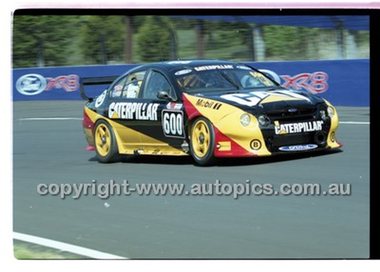 Bathurst 1000, 2001 - Photographer Marshall Cass - Code 01-MC-B01-801
