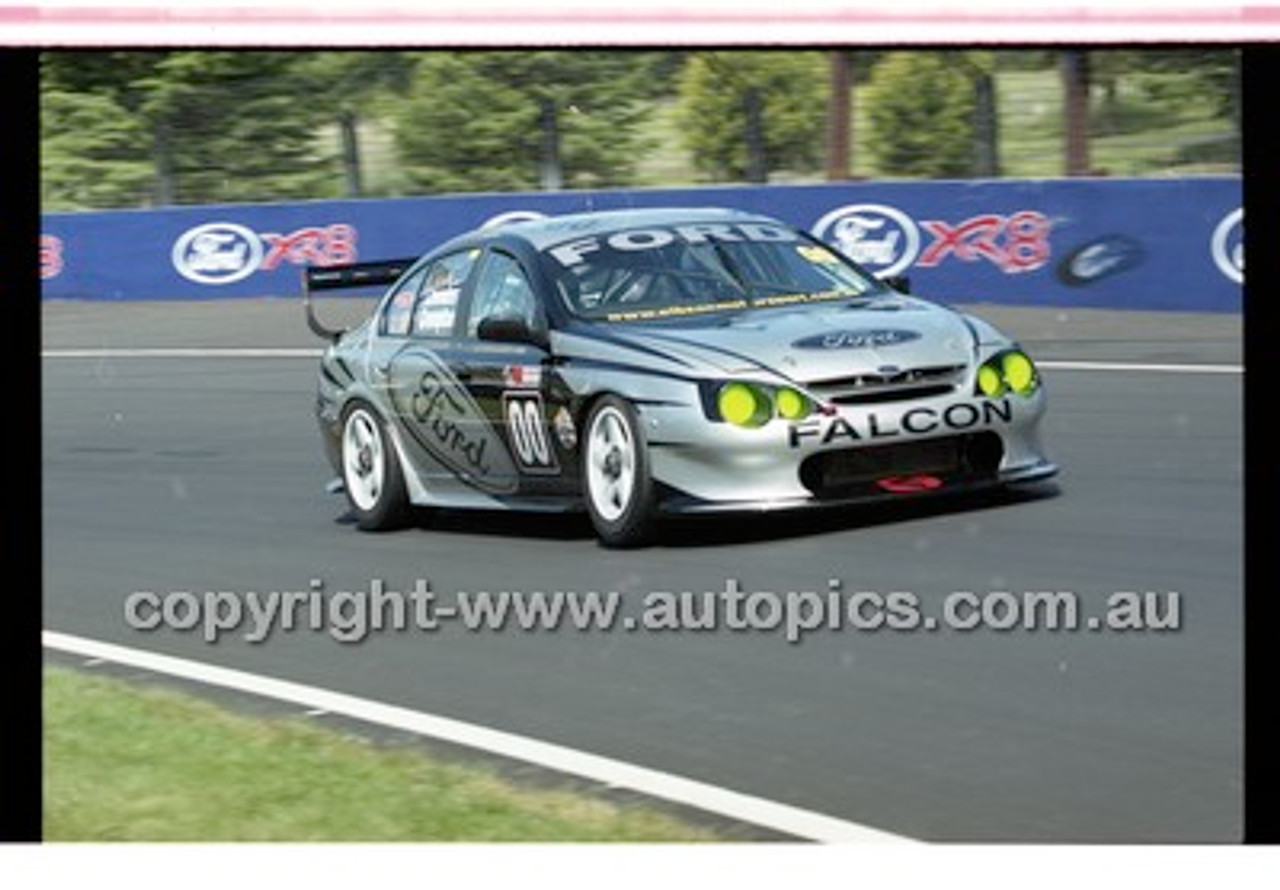 Bathurst 1000, 2001 - Photographer Marshall Cass - Code 01-MC-B01-804