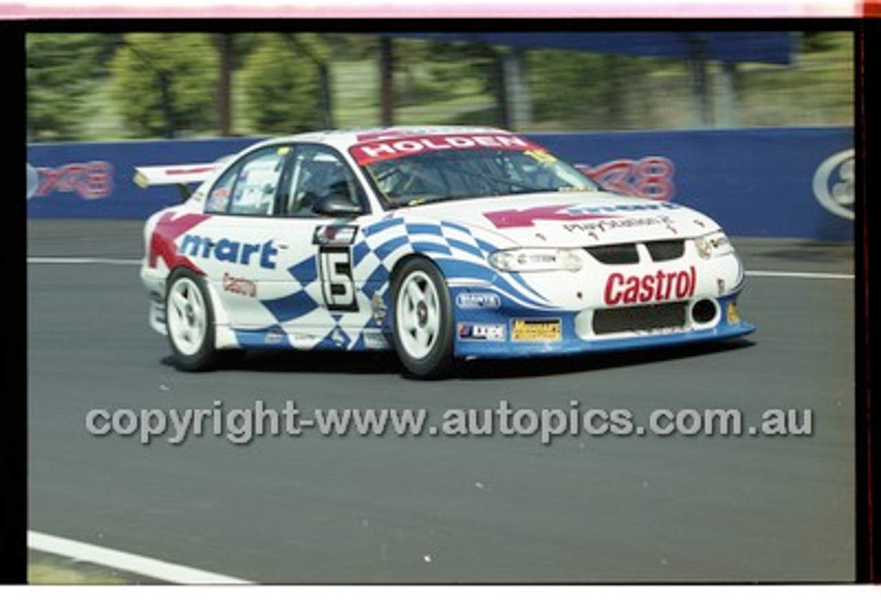 Bathurst 1000, 2001 - Photographer Marshall Cass - Code 01-MC-B01-806