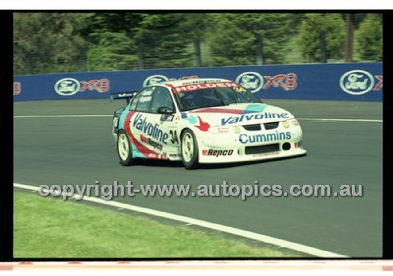 Bathurst 1000, 2001 - Photographer Marshall Cass - Code 01-MC-B01-808