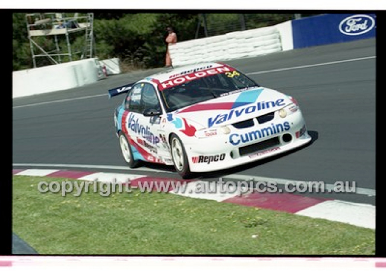 Bathurst 1000, 2001 - Photographer Marshall Cass - Code 01-MC-B01-810