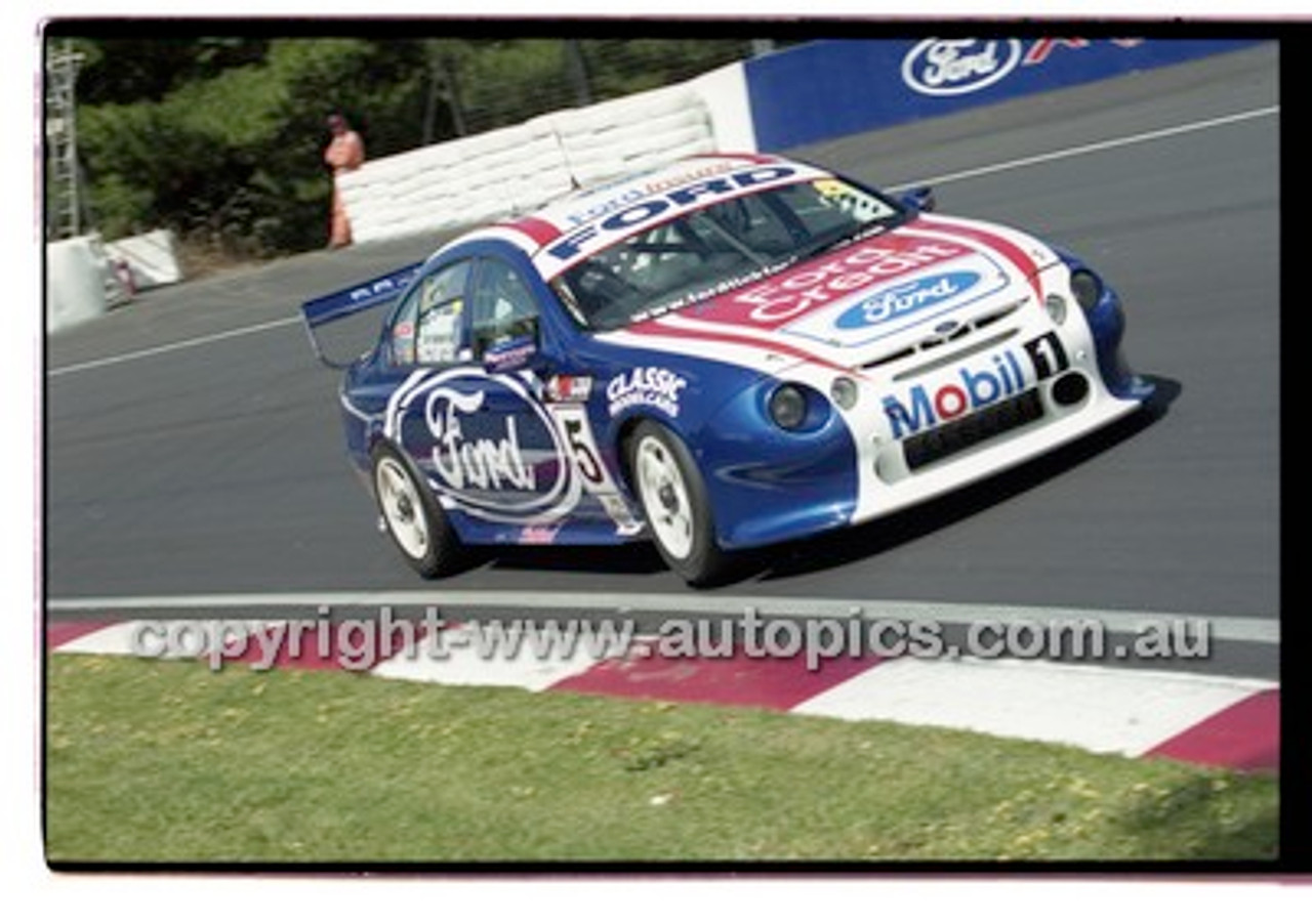 Bathurst 1000, 2001 - Photographer Marshall Cass - Code 01-MC-B01-813