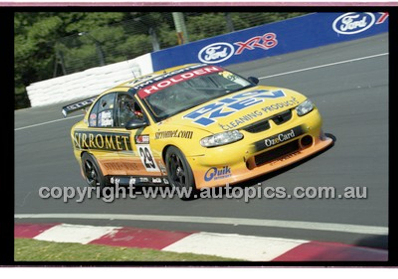 Bathurst 1000, 2001 - Photographer Marshall Cass - Code 01-MC-B01-820