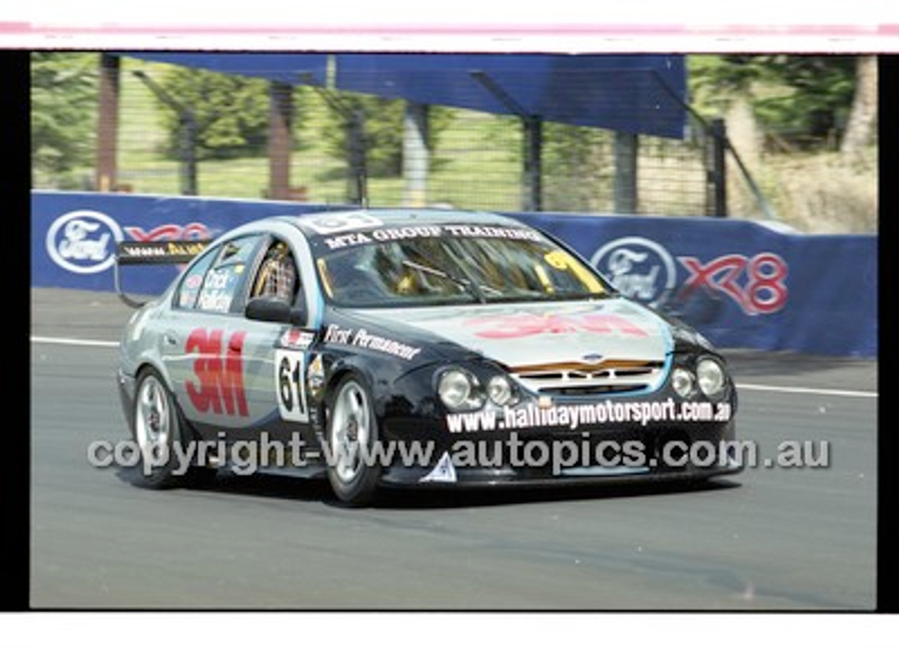 Bathurst 1000, 2001 - Photographer Marshall Cass - Code 01-MC-B01-827