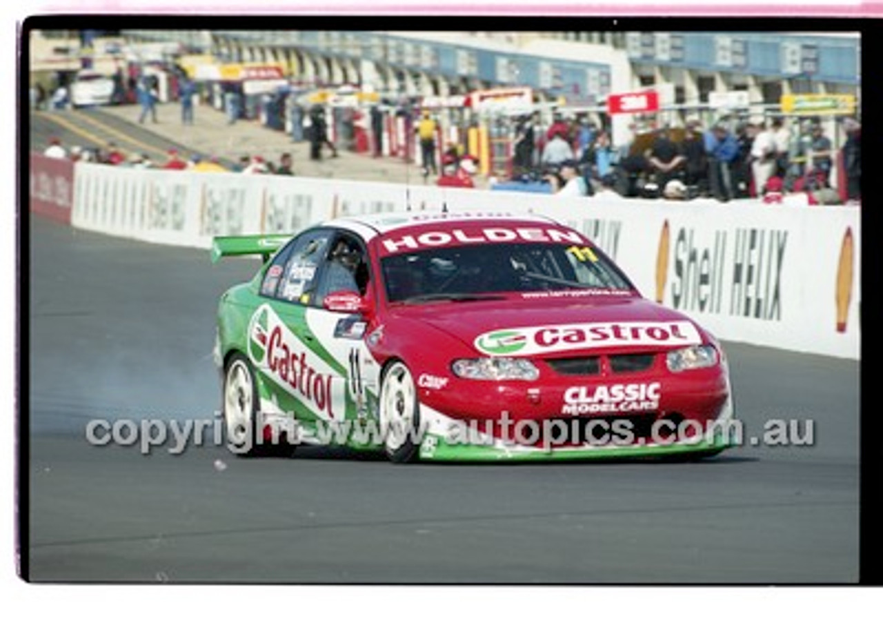 Bathurst 1000, 2001 - Photographer Marshall Cass - Code 01-MC-B01-873