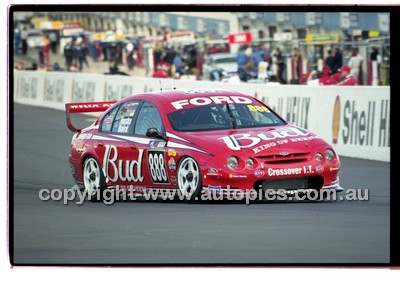 Bathurst 1000, 2001 - Photographer Marshall Cass - Code 01-MC-B01-885