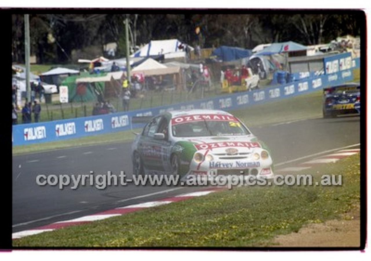 Bathurst 1000, 2001 - Photographer Marshall Cass - Code 01-MC-B01-890