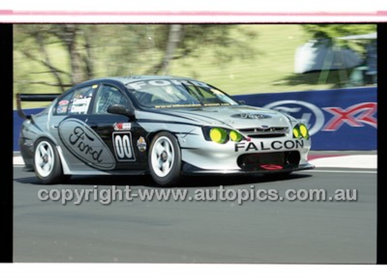 Bathurst 1000, 2001 - Photographer Marshall Cass - Code 01-MC-B01-900