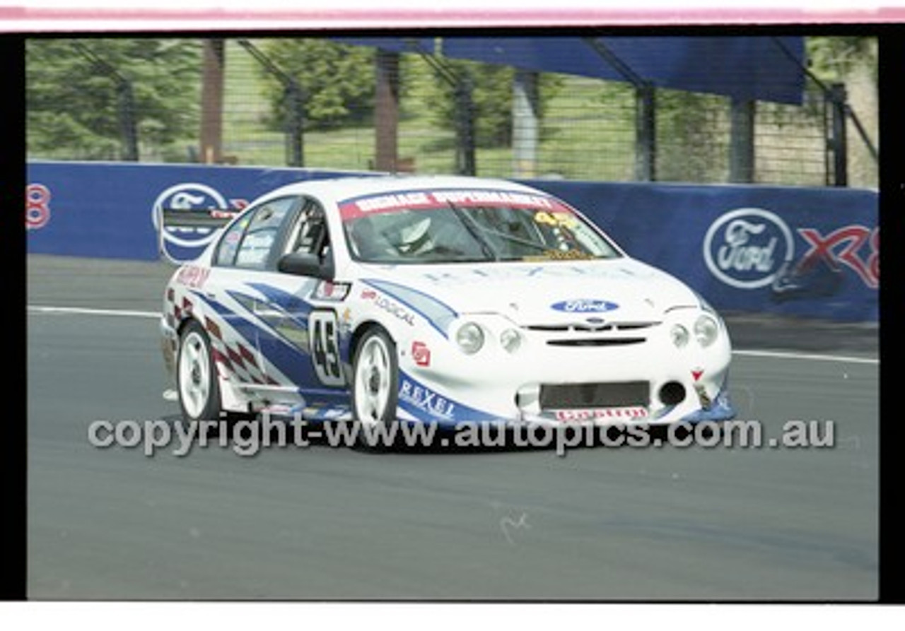 Bathurst 1000, 2001 - Photographer Marshall Cass - Code 01-MC-B01-925