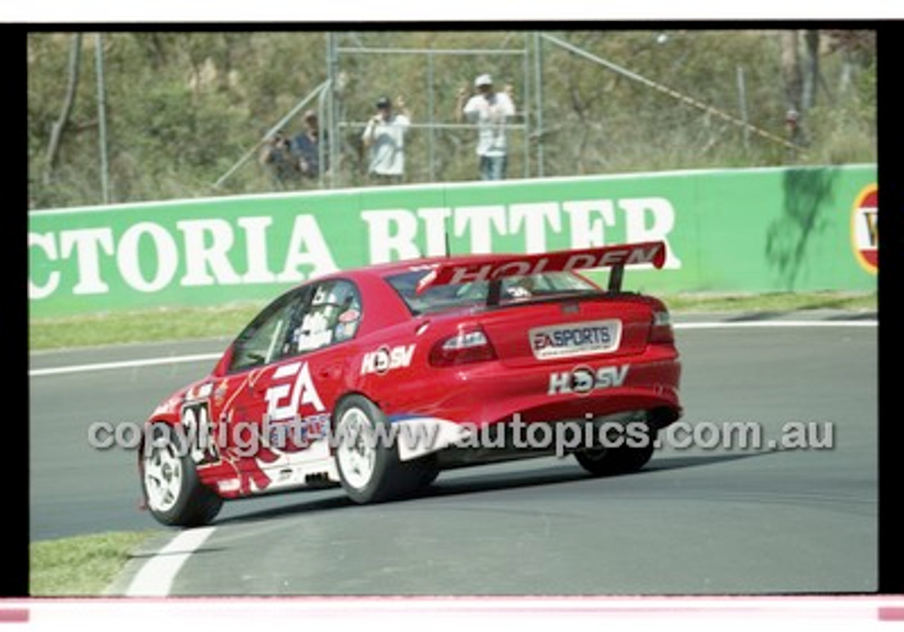 Bathurst 1000, 2001 - Photographer Marshall Cass - Code 01-MC-B01-929