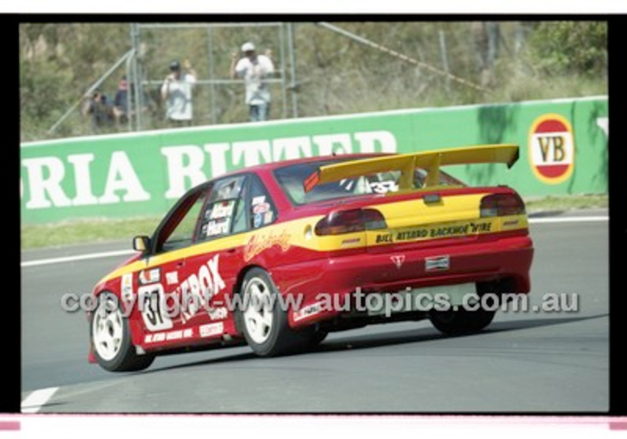 Bathurst 1000, 2001 - Photographer Marshall Cass - Code 01-MC-B01-931