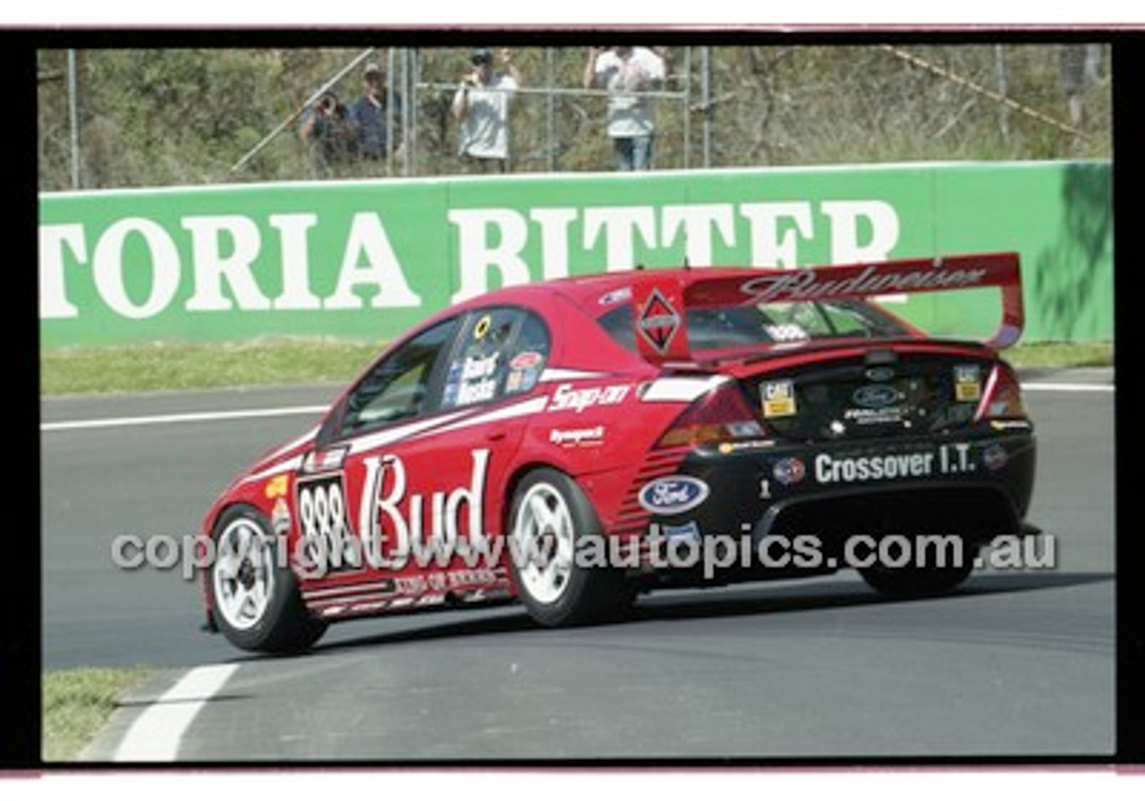 Bathurst 1000, 2001 - Photographer Marshall Cass - Code 01-MC-B01-935
