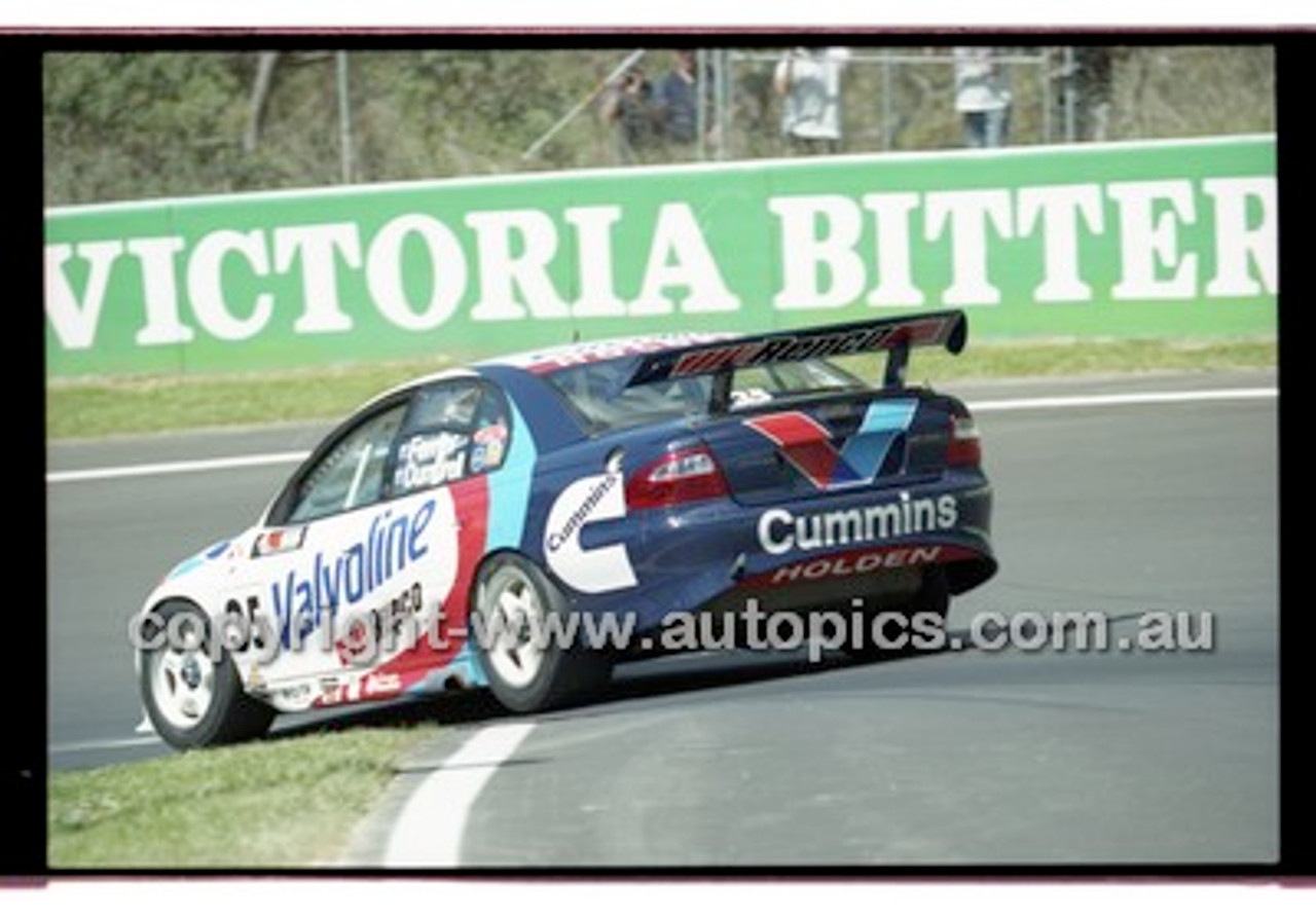Bathurst 1000, 2001 - Photographer Marshall Cass - Code 01-MC-B01-936
