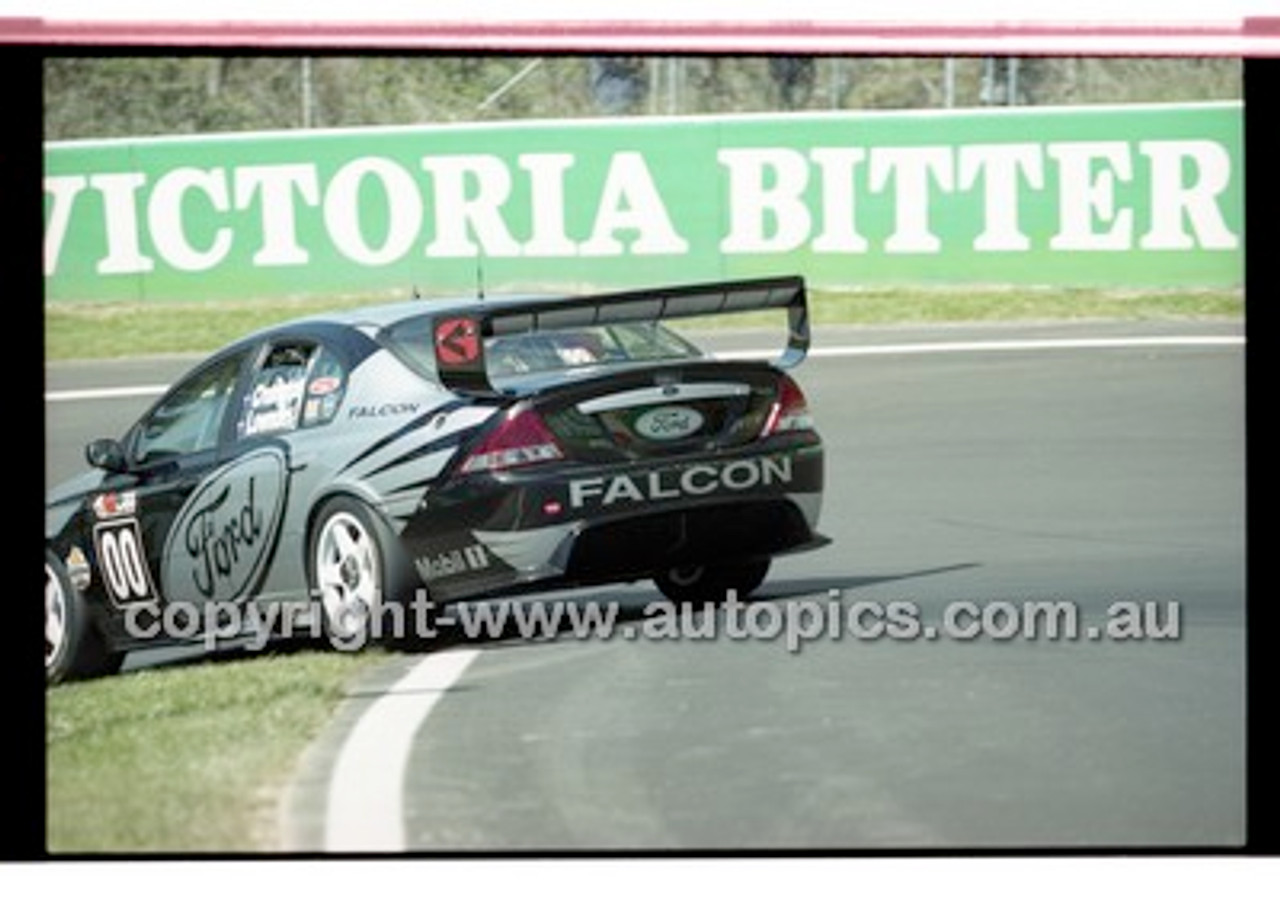 Bathurst 1000, 2001 - Photographer Marshall Cass - Code 01-MC-B01-946