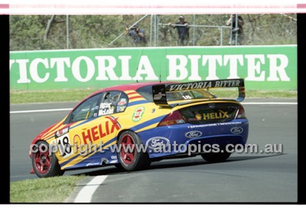 Bathurst 1000, 2001 - Photographer Marshall Cass - Code 01-MC-B01-948