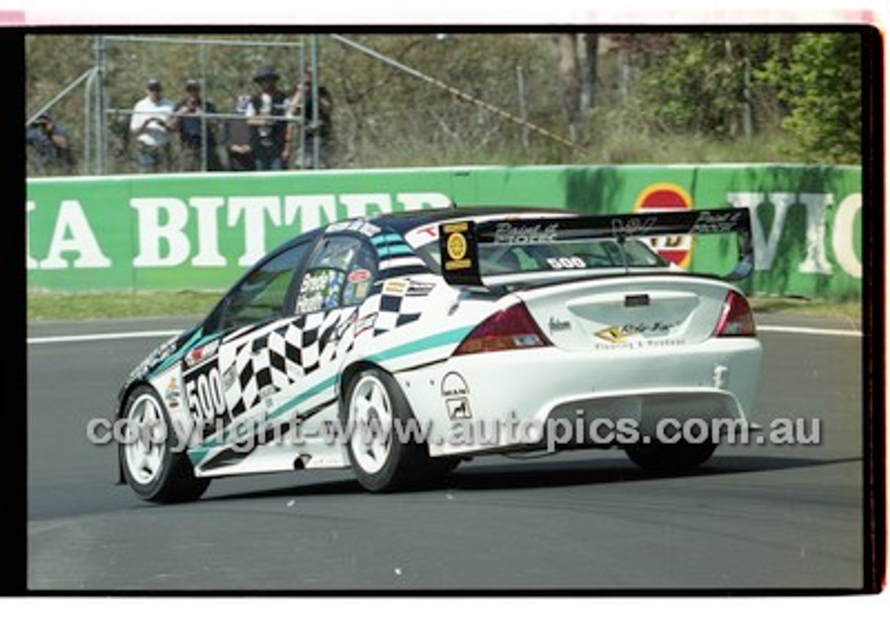 Bathurst 1000, 2001 - Photographer Marshall Cass - Code 01-MC-B01-950