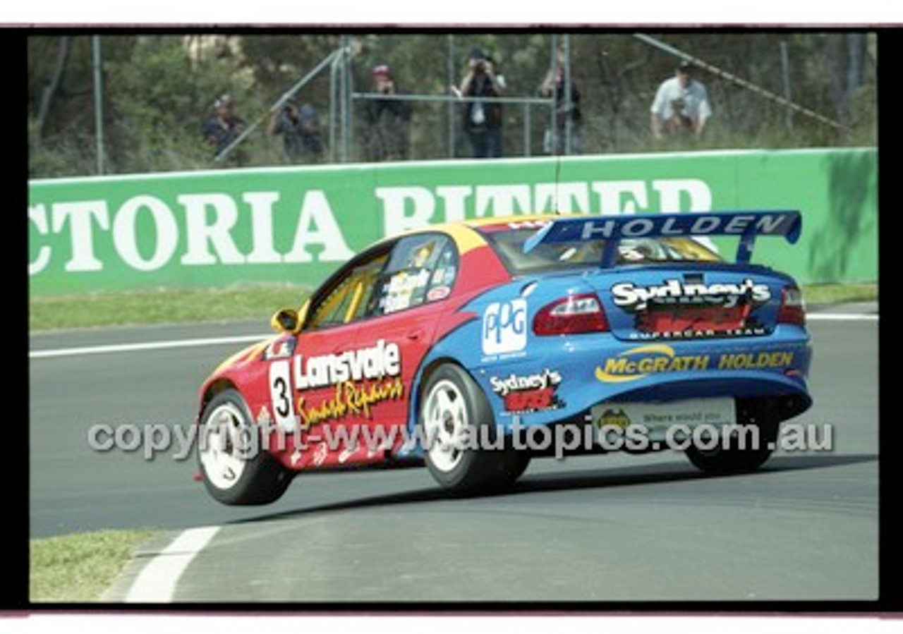 Bathurst 1000, 2001 - Photographer Marshall Cass - Code 01-MC-B01-961