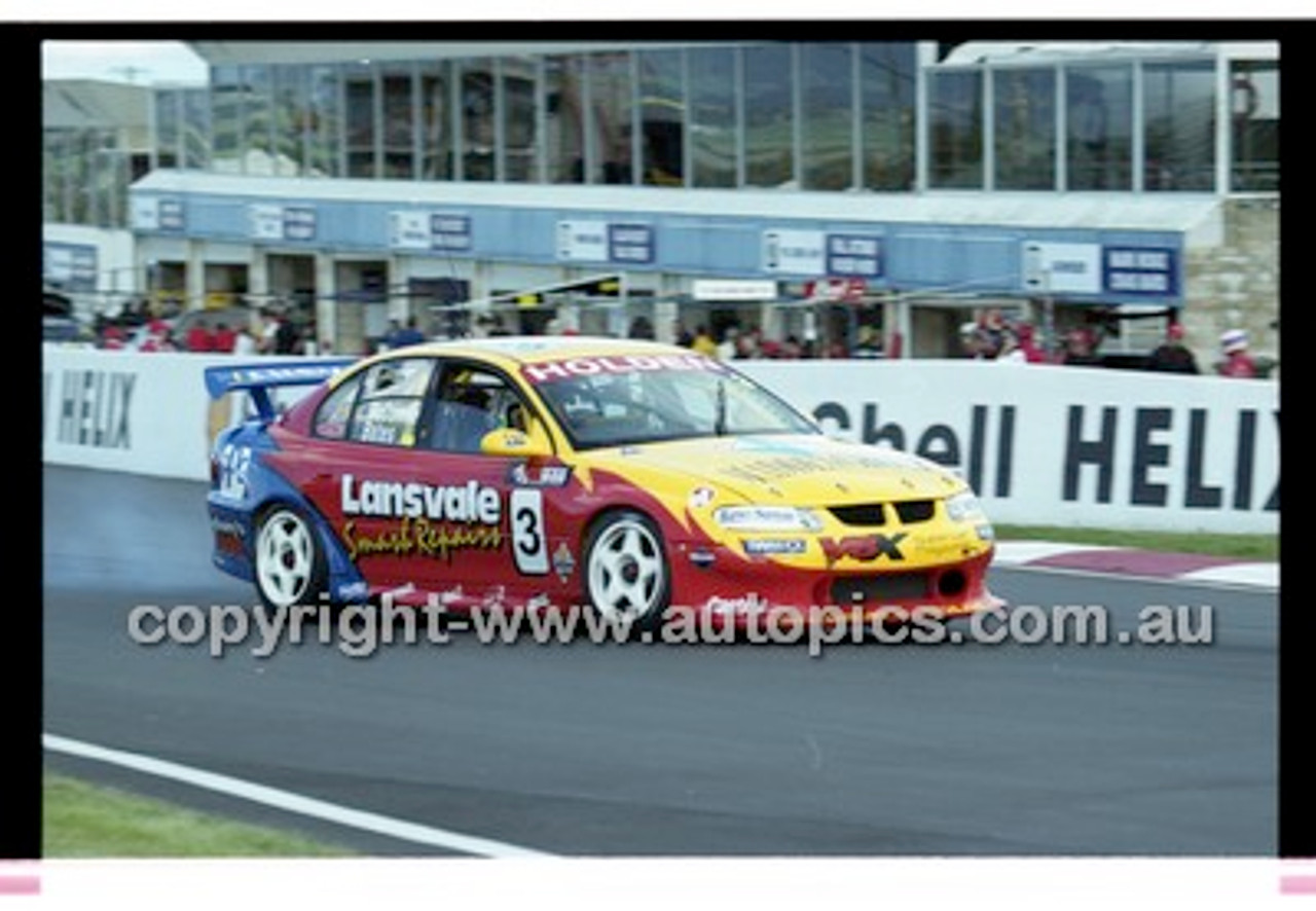 Bathurst 1000, 2001 - Photographer Marshall Cass - Code 01-MC-B01-977